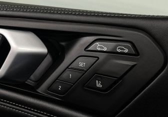 Подержанный автомобиль BMW X6 2019 года (17 фото)