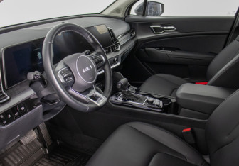 Подержанный автомобиль Kia Sportage 2025 года (10 фото)