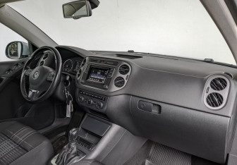 Подержанный автомобиль Volkswagen Tiguan 2016 года (13 фото)
