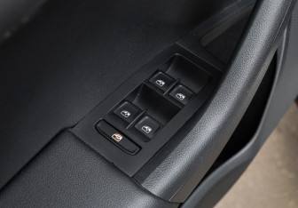 Подержанный автомобиль Skoda Octavia Liftback 2018 года (15 фото)