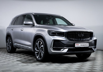 Подержанный автомобиль Geely Monjaro 2023 года (3 фото)