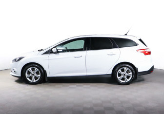 Подержанный автомобиль Ford Focus Wagon 2014 года (3 фото)