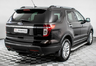 Подержанный автомобиль Ford Explorer 2012 года (5 фото)