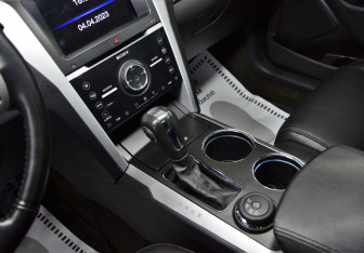 Подержанный автомобиль Ford Explorer 2012 года (12 фото)