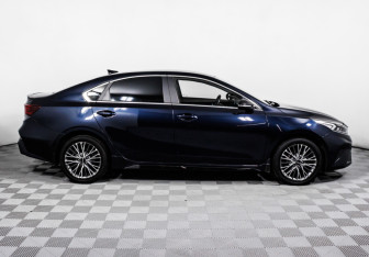 Подержанный автомобиль Kia Cerato Sedan 2021 года (4 фото)