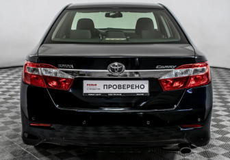 Подержанный автомобиль Toyota Camry Sedan 2012 года (6 фото)
