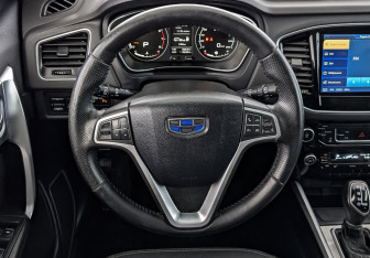 Подержанный автомобиль Geely Emgrand X7 2018 года (22 фото)