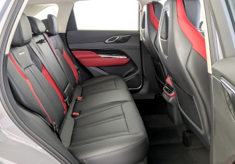 Новый Hongqi HS3 2025 (12 фото)