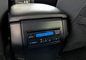 Подержанный автомобиль Toyota Land Cruiser Prado 2019 года (29 фото)