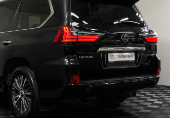 Подержанный автомобиль Lexus LX 2021 года (27 фото)