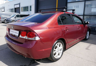 Подержанный автомобиль Honda Civic Sedan 2011 года (5 фото)