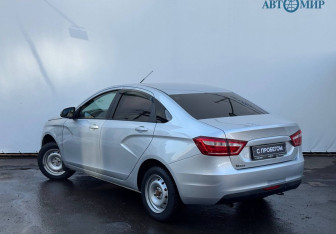 Подержанный автомобиль LADA (ВАЗ) Vesta Sedan 2017 года (6 фото)