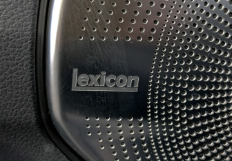 Подержанный автомобиль Genesis G90 2021 года (29 фото)