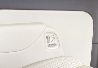 Подержанный автомобиль LiXiang Mega 2024 года (26 фото)