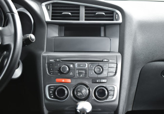 Подержанный автомобиль Citroen C4 Hatchback 2012 года (11 фото)