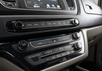 Подержанный автомобиль Kia Carnival 2019 года (21 фото)