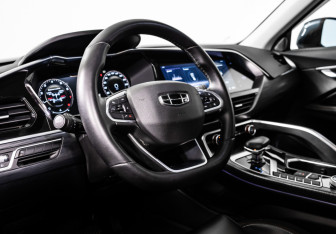 Подержанный автомобиль Geely Tugella 2021 года (9 фото)