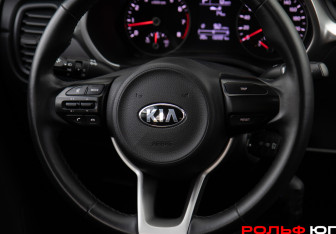 Подержанный автомобиль Kia Rio Sedan 2020 года (13 фото)