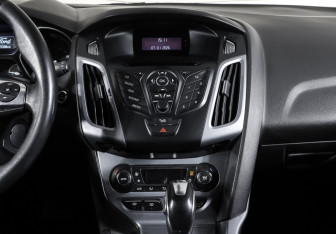 Подержанный автомобиль Ford Focus Hatchback 2011 года (14 фото)