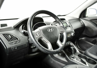 Подержанный автомобиль Hyundai Tucson 2010 года (7 фото)