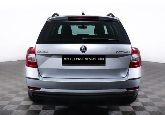 Подержанный автомобиль Skoda Octavia Wagon 2018 года (4 фото)