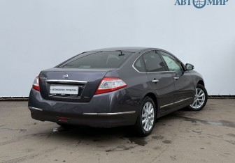 Подержанный автомобиль Nissan Teana 2013 года (5 фото)