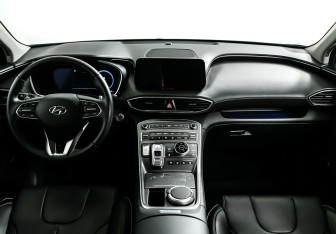 Подержанный автомобиль Hyundai Santa Fe 2022 года (8 фото)