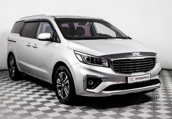 Подержанный автомобиль Kia Carnival 2019 года (3 фото)