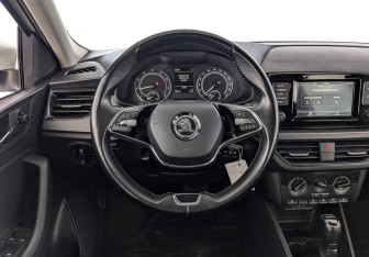 Подержанный автомобиль Skoda Rapid Liftback 2022 года (21 фото)