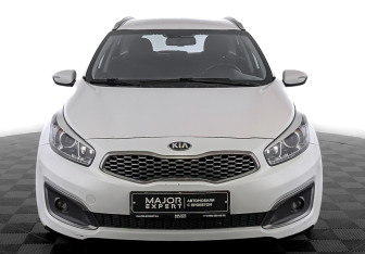 Подержанный автомобиль Kia Ceed Wagon 2017 года (2 фото)