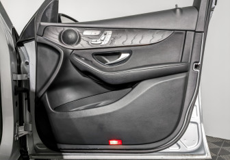 Подержанный автомобиль Mercedes-Benz GLC Coupe 2019 года (26 фото)