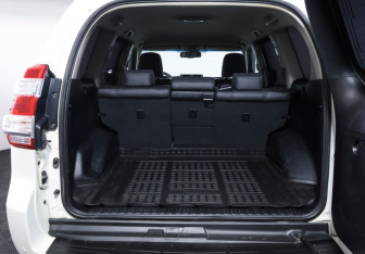 Подержанный автомобиль Toyota Land Cruiser Prado 2014 года (9 фото)