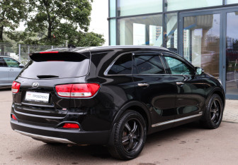 Подержанный автомобиль Kia Sorento 2017 года (4 фото)