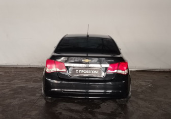 Подержанный автомобиль Chevrolet Cruze Sedan 2013 года (5 фото)