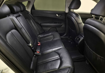 Подержанный автомобиль Kia Optima Sedan 2017 года (13 фото)