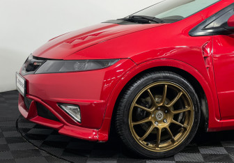 Подержанный автомобиль Honda Civic Hatchback 2008 года (18 фото)