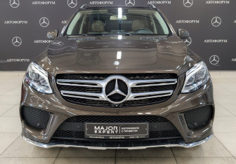 Подержанный автомобиль Mercedes-Benz GLE 2016 года (2 фото)