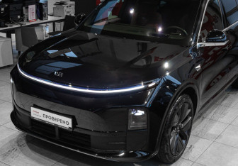 Подержанный автомобиль LiXiang L6 2024 года (21 фото)