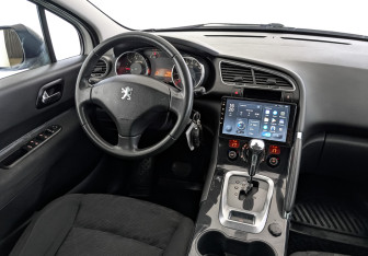 Подержанный автомобиль Peugeot 3008 2013 года (27 фото)