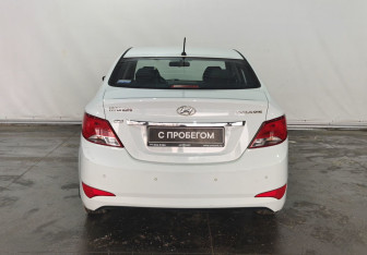 Подержанный автомобиль Hyundai Solaris Sedan 2014 года (5 фото)