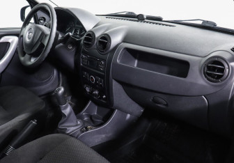 Подержанный автомобиль LADA (ВАЗ) Largus Wagon 2017 года (5 фото)