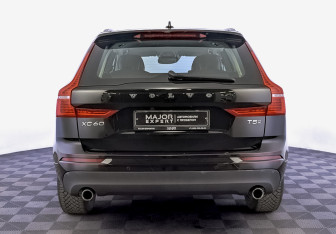 Подержанный автомобиль Volvo XC60 2021 года (6 фото)