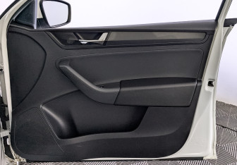 Подержанный автомобиль Skoda Rapid Liftback 2019 года (25 фото)