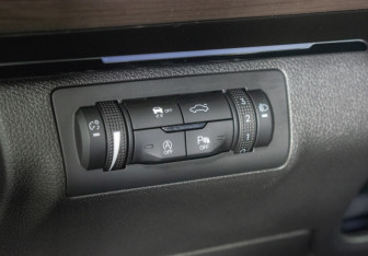 Подержанный автомобиль Exeed VX 2023 года (16 фото)