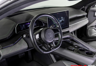 Подержанный автомобиль Zeekr 001 2023 года (10 фото)