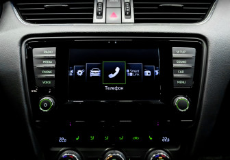 Подержанный автомобиль Skoda Octavia Liftback 2016 года (16 фото)