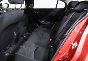 Подержанный автомобиль Mazda 3 Sedan 2018 года (15 фото)