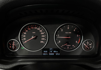 Подержанный автомобиль BMW X3 2013 года (13 фото)