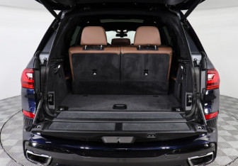 Подержанный автомобиль BMW X7 2019 года (9 фото)