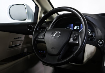 Подержанный автомобиль Lexus RX 2012 года (13 фото)